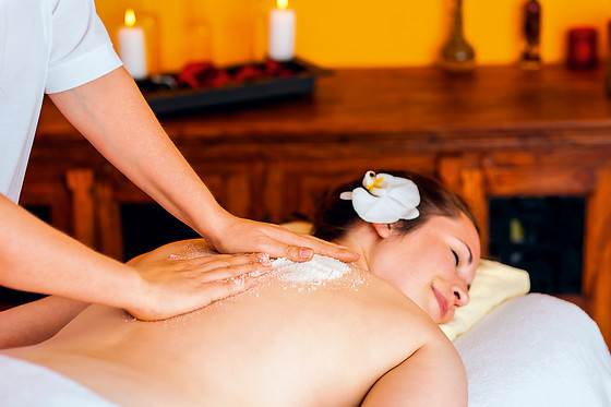 45 min Swedish massage at Paramcare Wellness