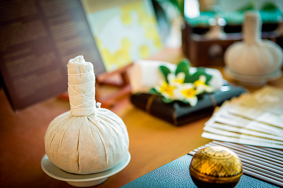 60-minute Podikizhi (Herbal pouch Massage) with steam at Paramcare Wellness